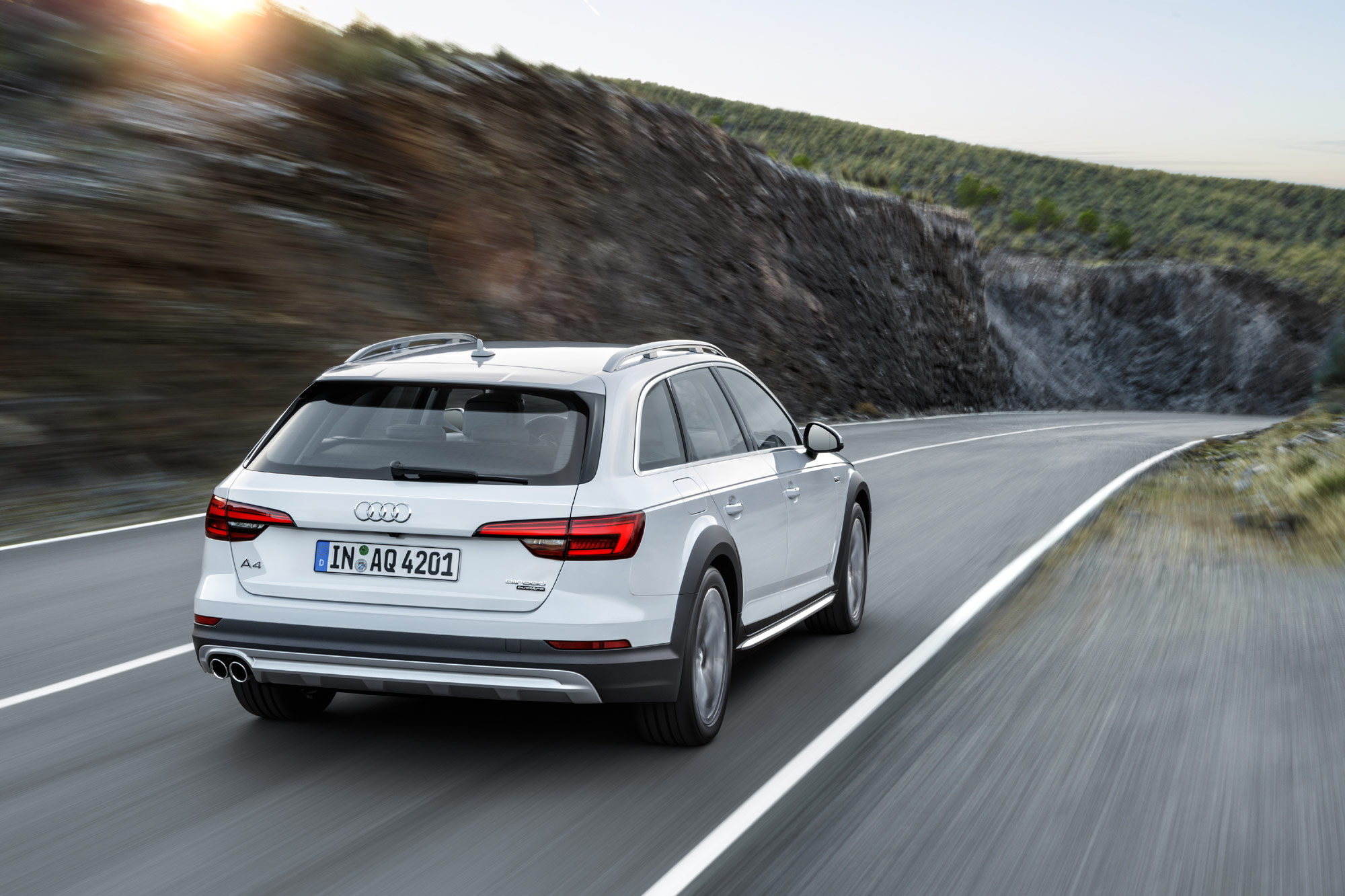 Audi A4 allroad quattro 2016