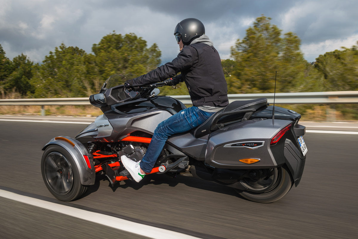 Can Am Spyder Test 2016