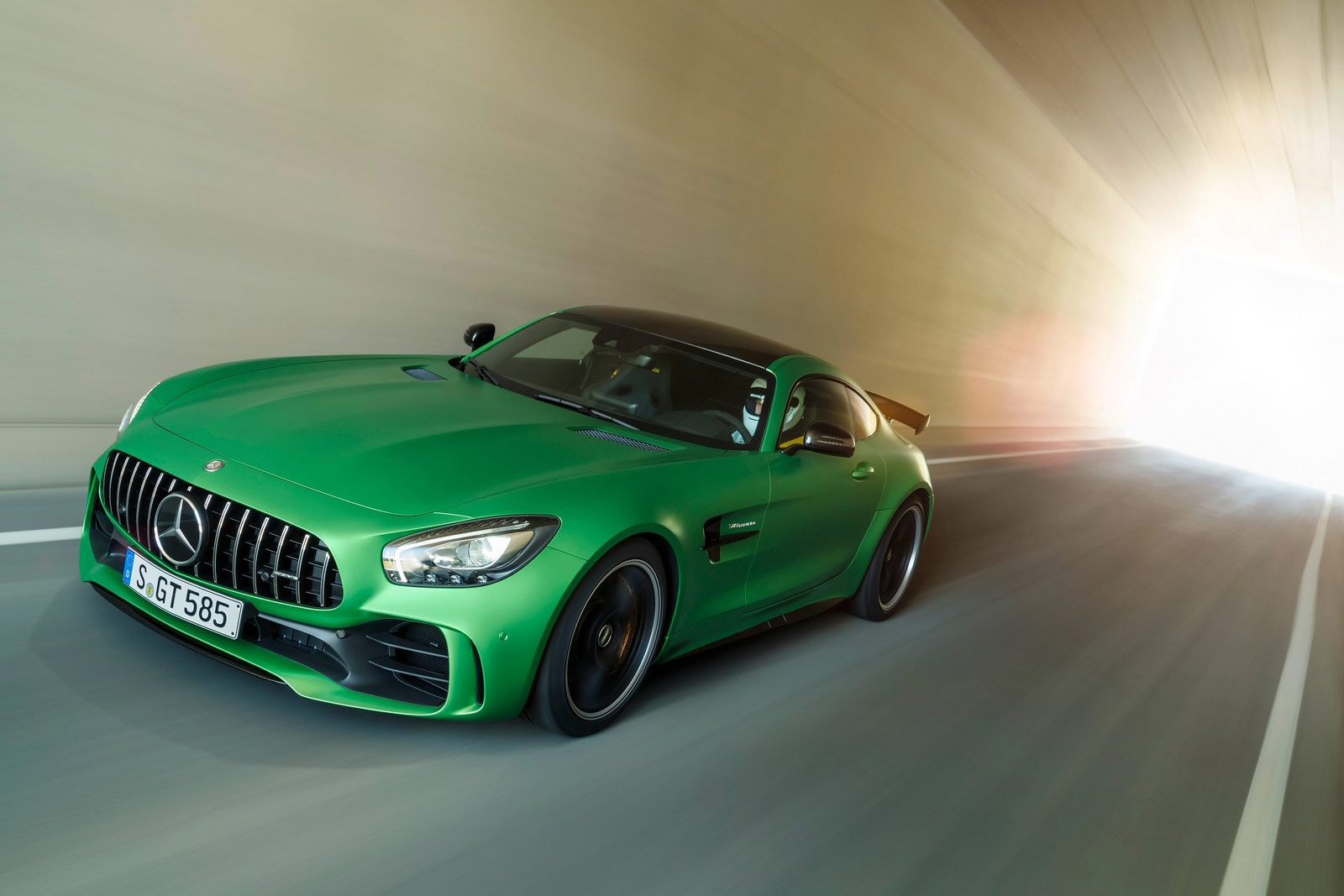 Mercedes-Benz-AMG_GT_R-(2)