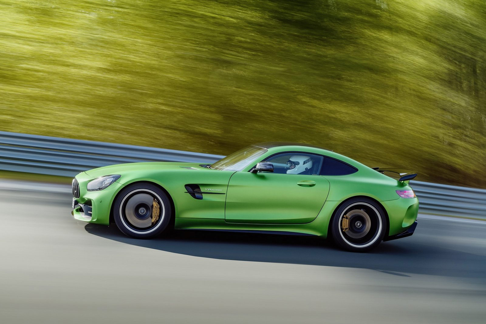 Mercedes-Benz-AMG_GT_R-(34)