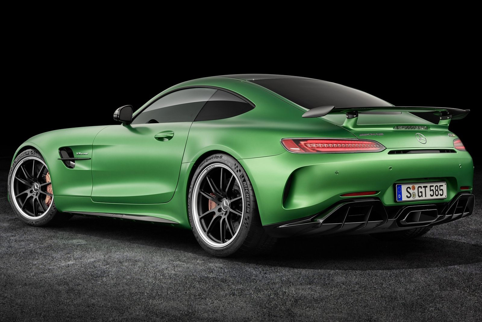 Mercedes-Benz-AMG_GT_R-(37)