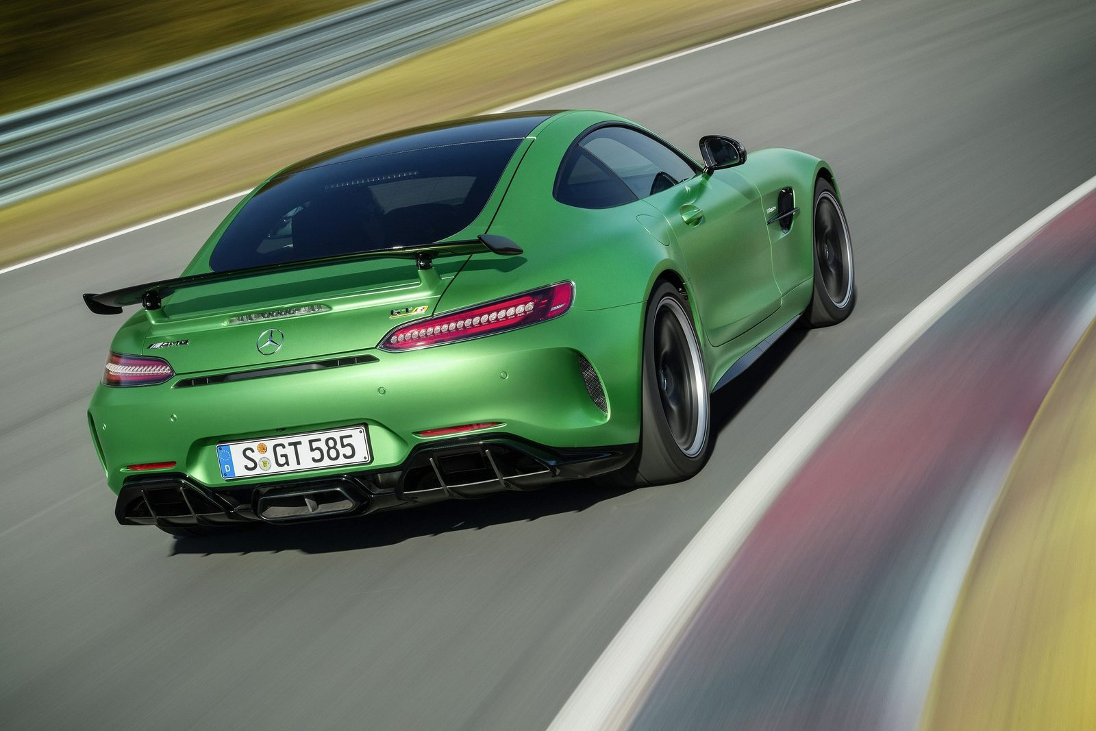 Mercedes-Benz-AMG_GT_R-(38)