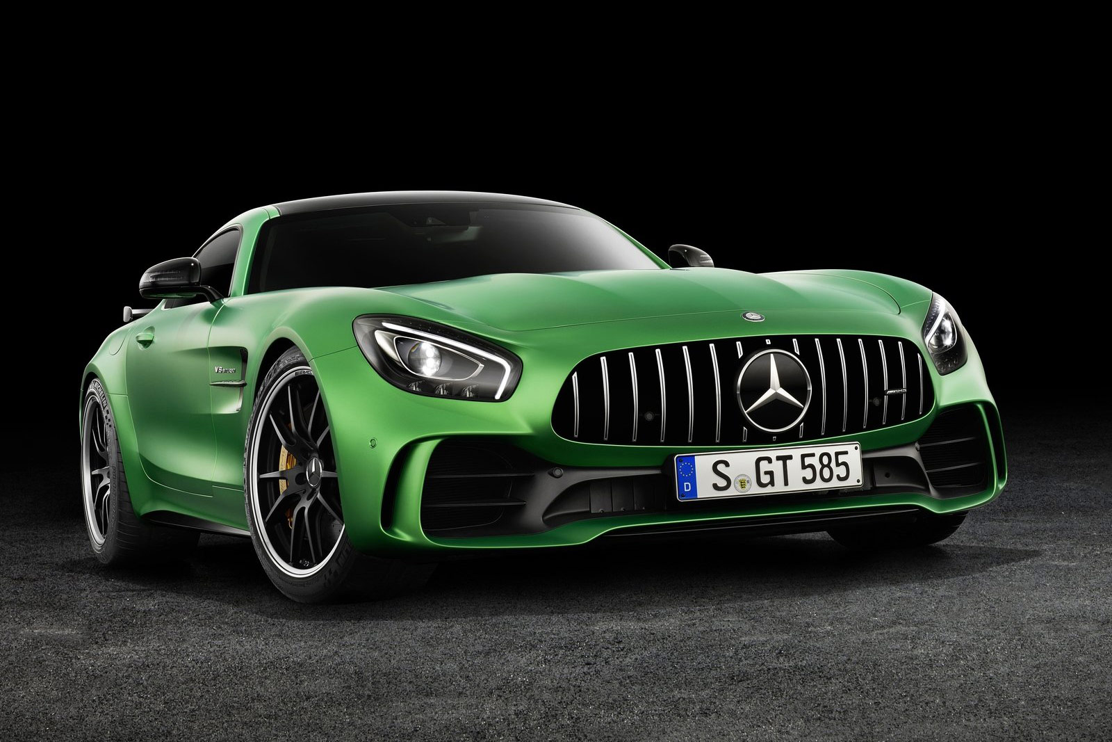 Mercedes-Benz-AMG_GT_R-(7)