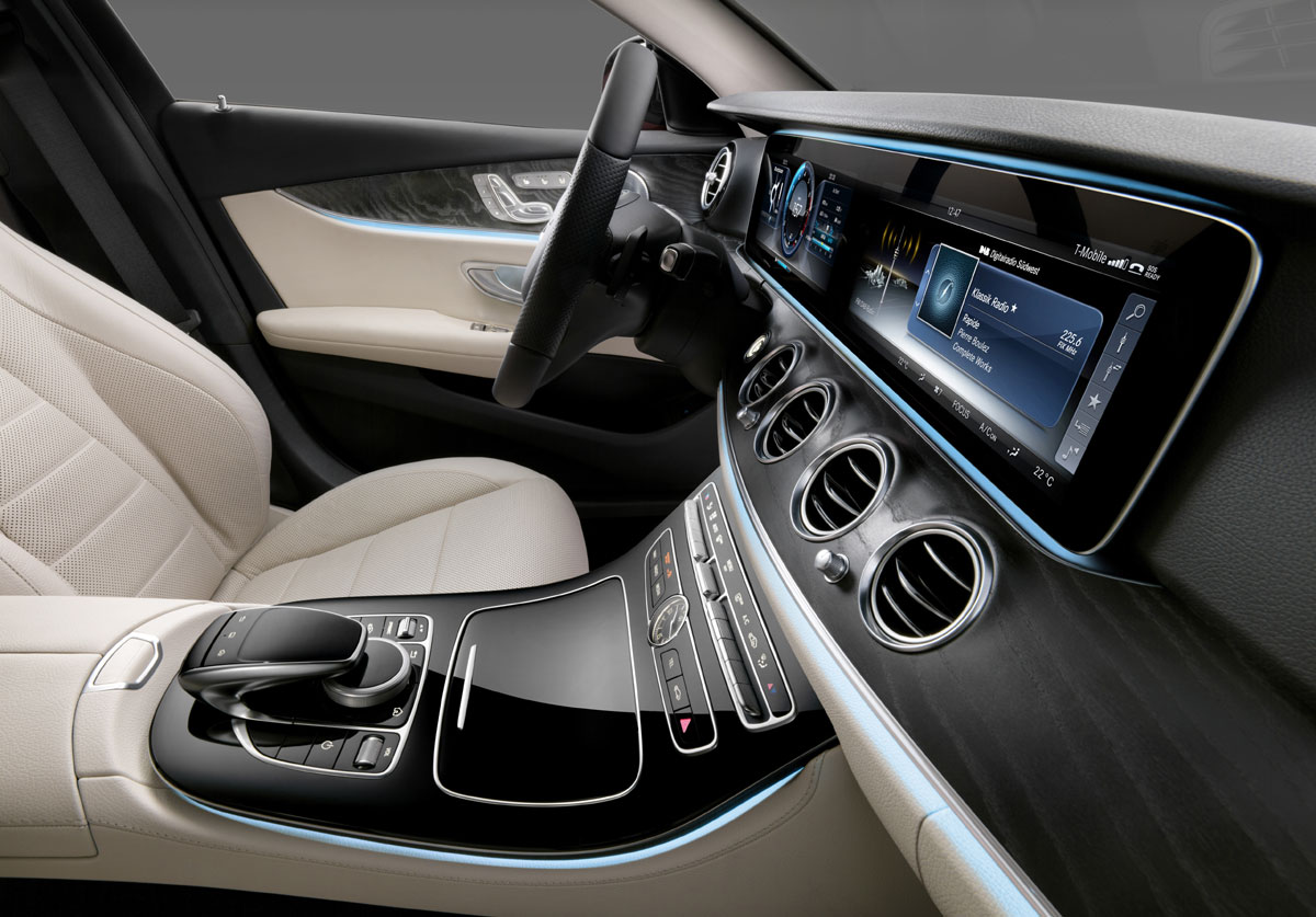 Mercedes E-Klasse W213 Cockpit 2016