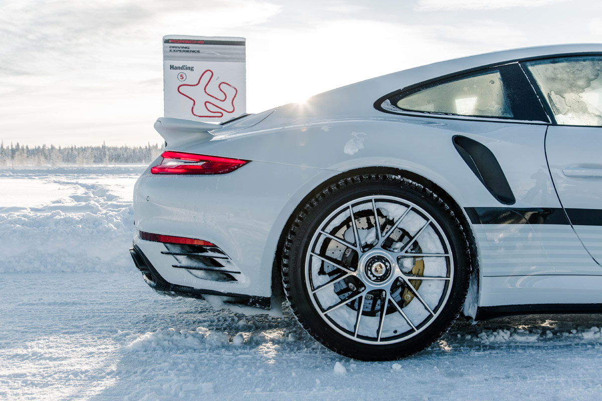 Porsche 911 turbo Wintertest