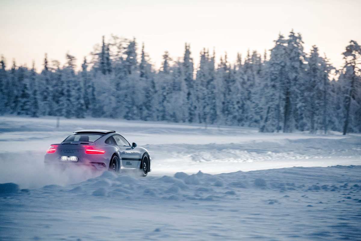 Porsche 911 turbo Wintertest