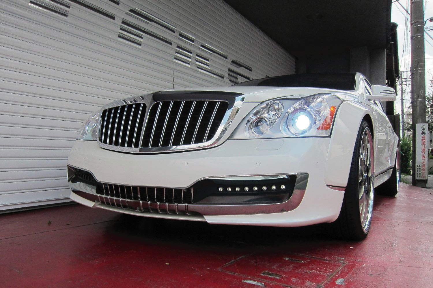 Майбах капот. Maybach 57 Tuning. Майбах купе 57s. Maybach 57s Tuning. Решетка радиатора Майбах.