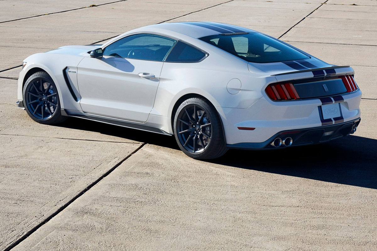 Ford Mustang Shelby GT350 2014 Wallpaper