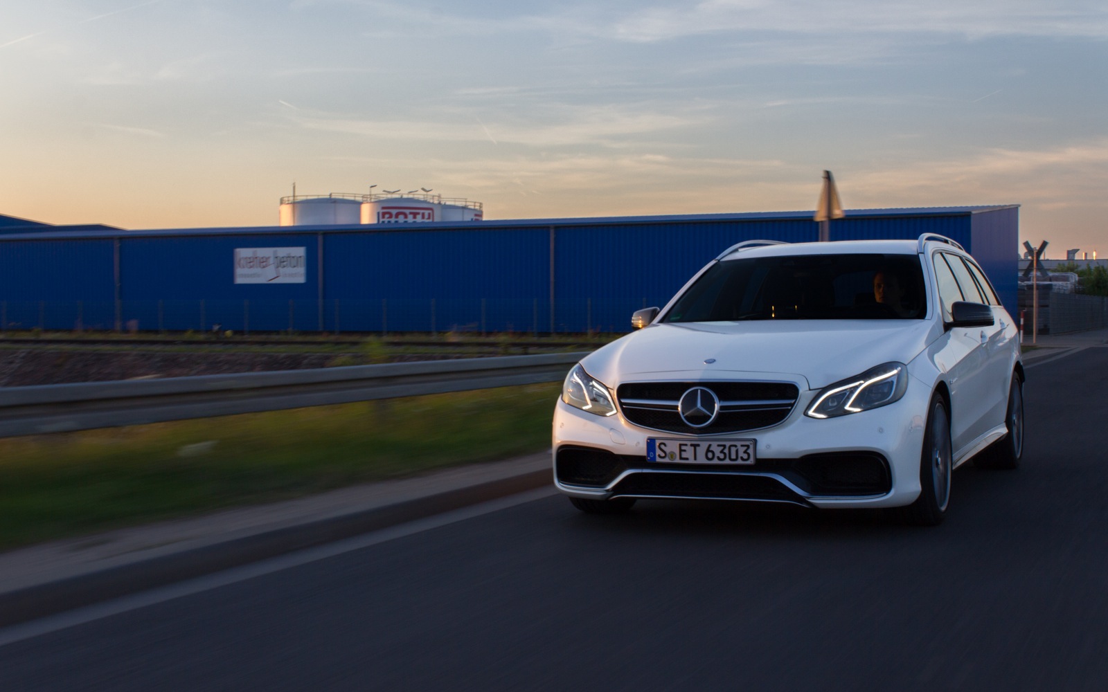 Mercedes-Benz E 63 S AMG 4matic 16