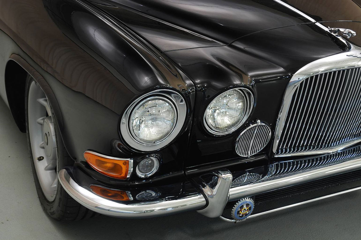 Jaguar Mark X