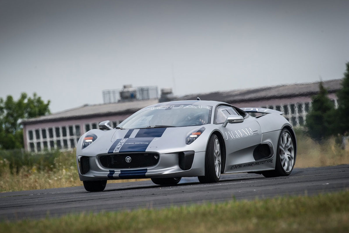 Jaguar-C-X75-(3)