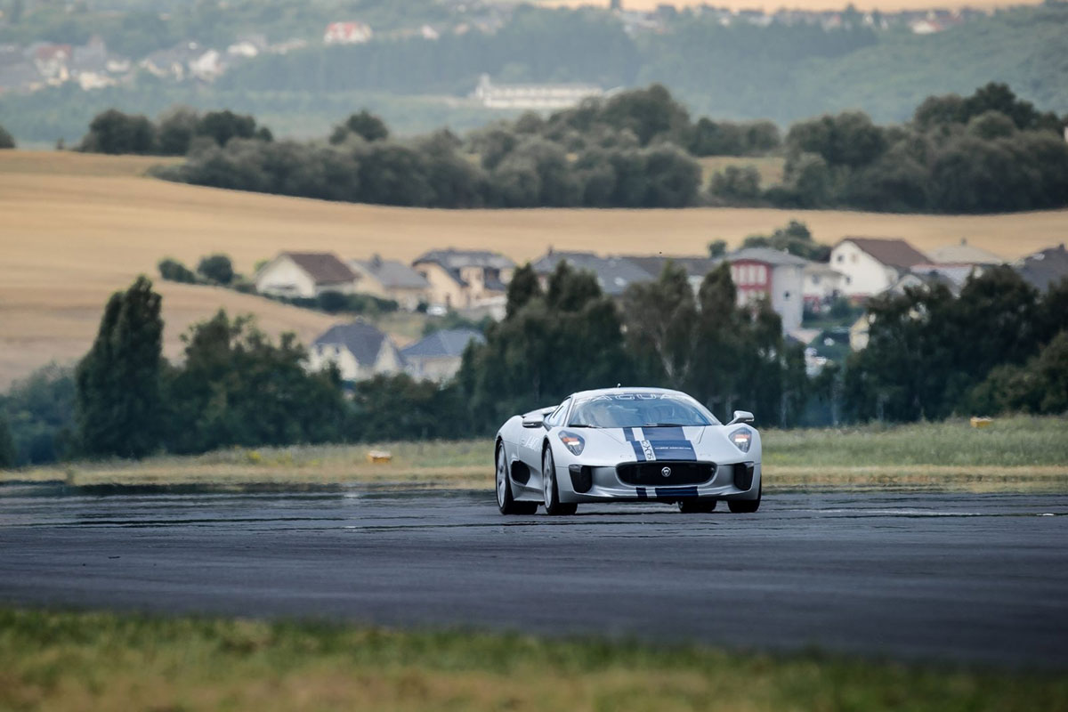 Jaguar-C-X75-(38)