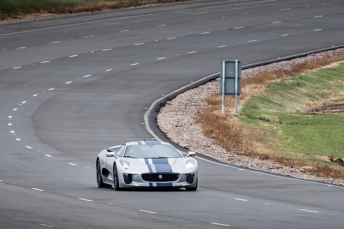 Jaguar-C-X75-(40)