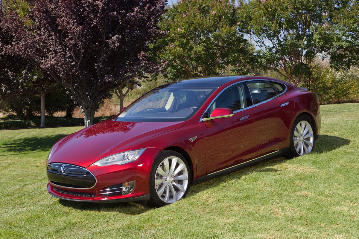 Tesla Model S 2013