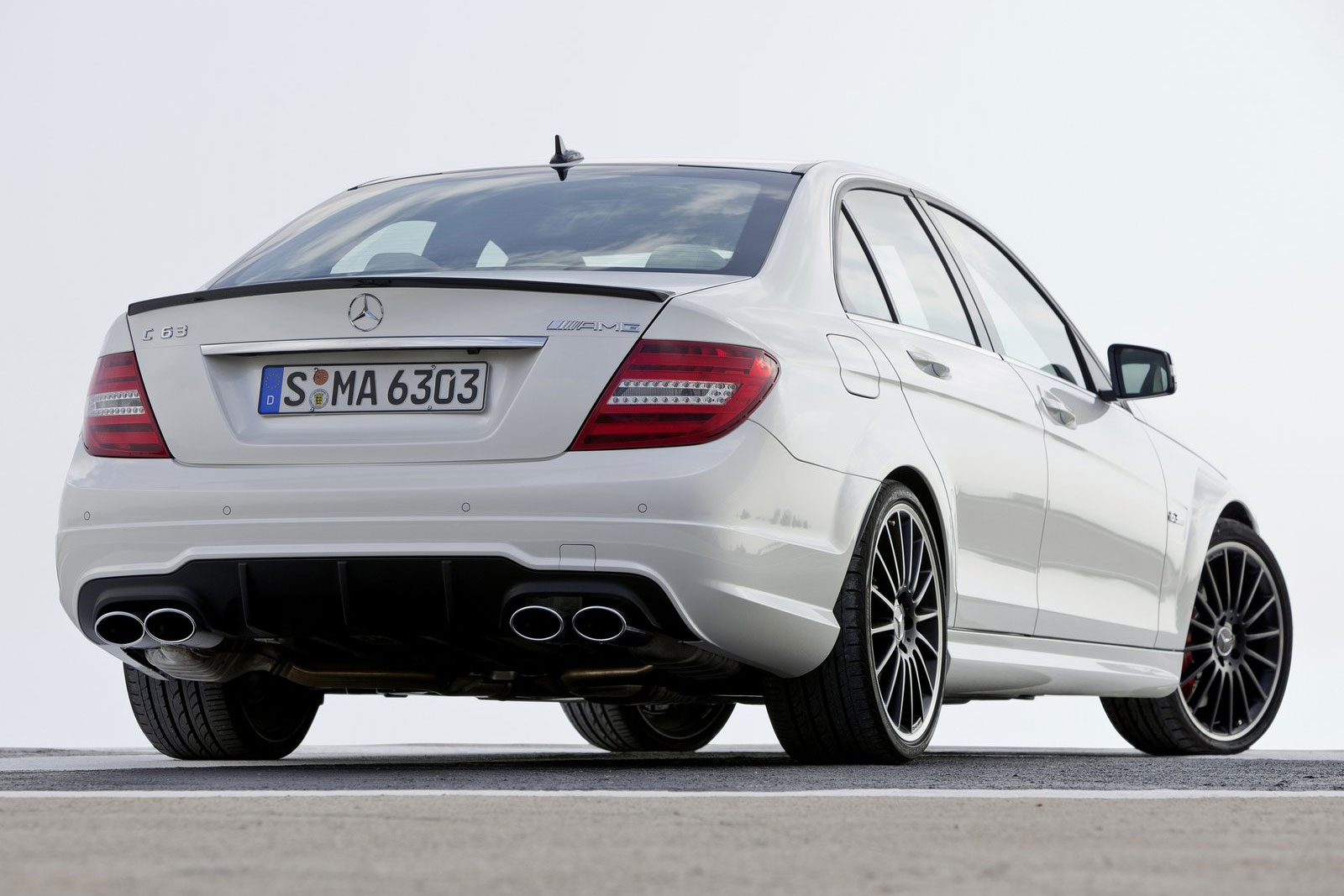 Mercedes C 63 AMG 2011