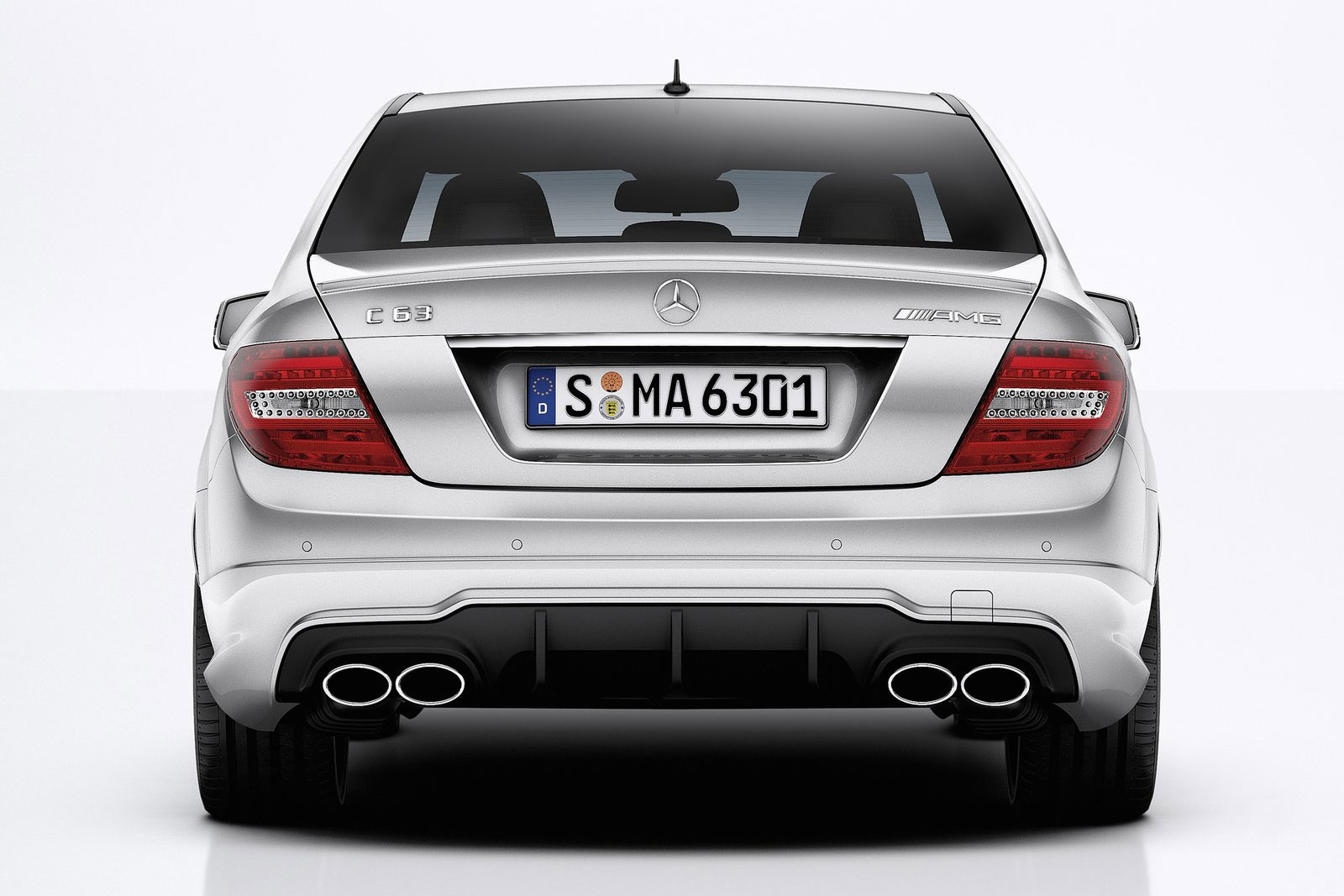 Mercedes C 63 AMG 2011