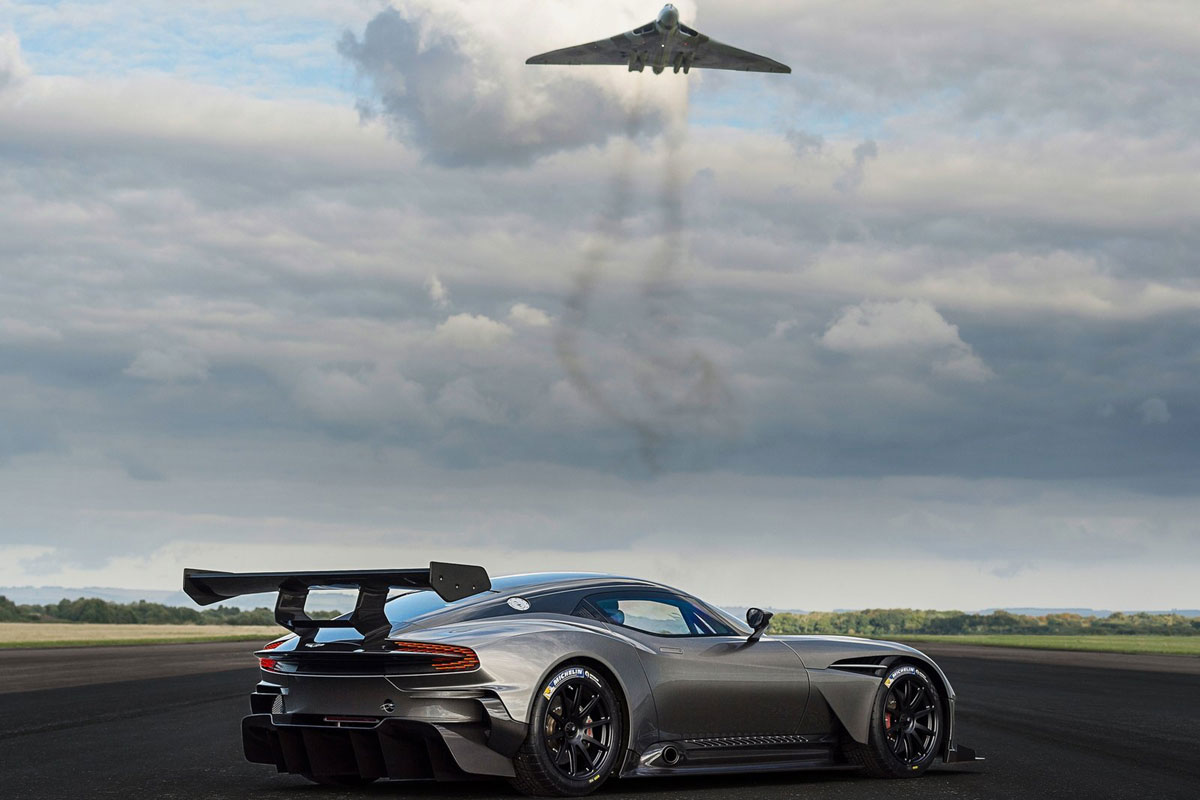 Aston Martin Vulcan 2015