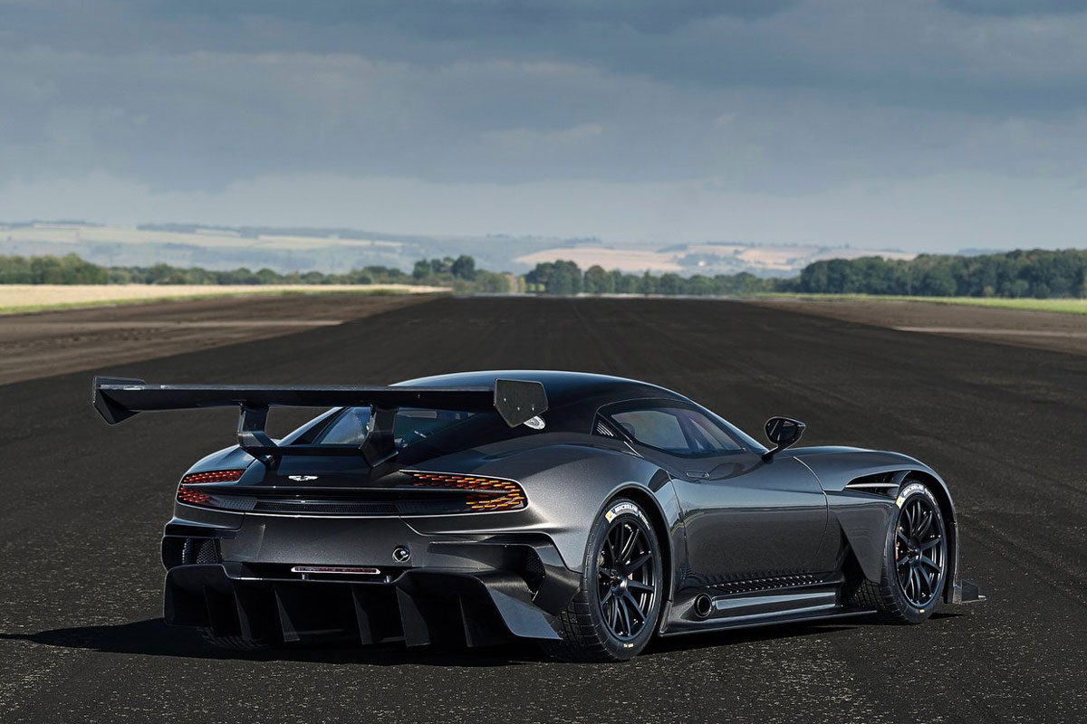 Aston Martin Vulcan 2015