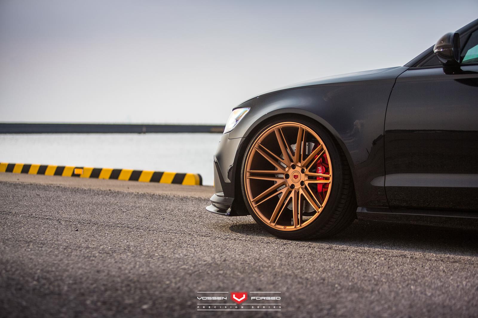 Audi RS6 Avant mit Felgen von Vossen Wheels 2015