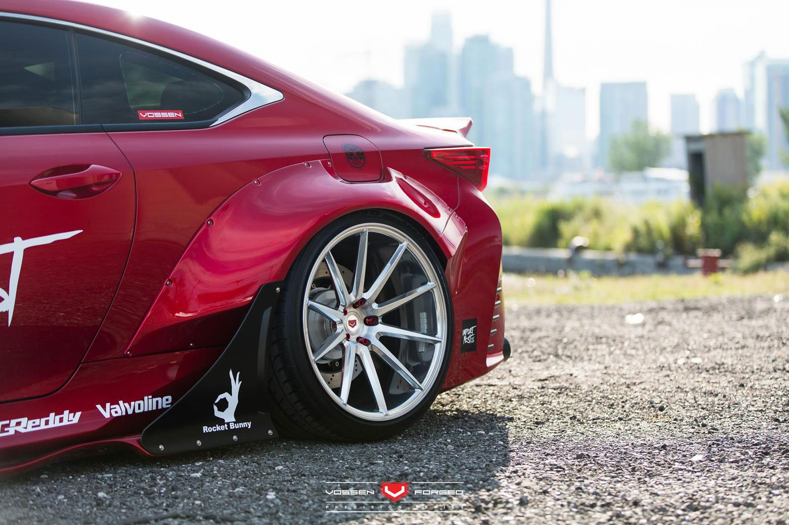 Lexus RC-F: Bodykit Rocket Bunny, Felgen Vossen Wheels