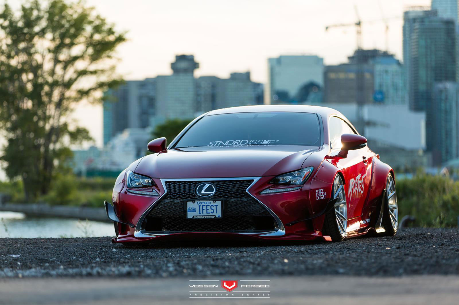 Lexus RC-F: Bodykit Rocket Bunny, Felgen Vossen Wheels