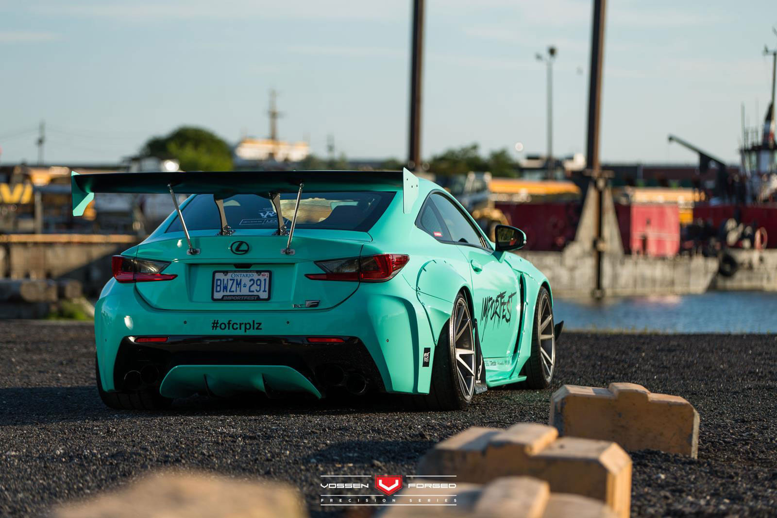 Lexus RC-F: Bodykit Rocket Bunny, Felgen Vossen Wheels