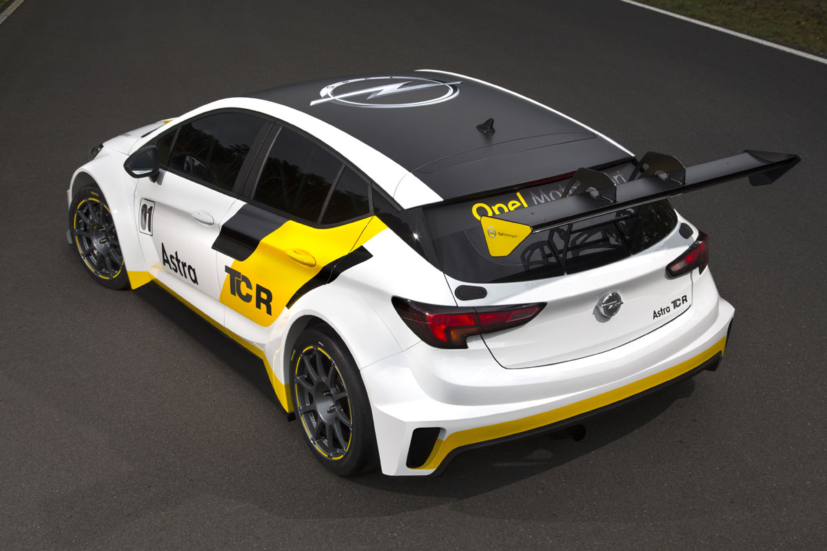 Opel Astra TCR 2015