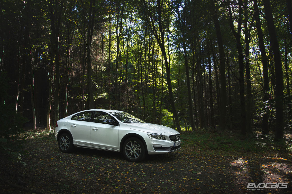 Volvo S60 Cross Country D4 AWD