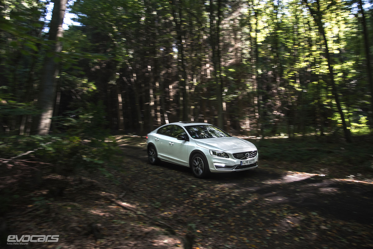 Volvo S60 Cross Country D4 AWD