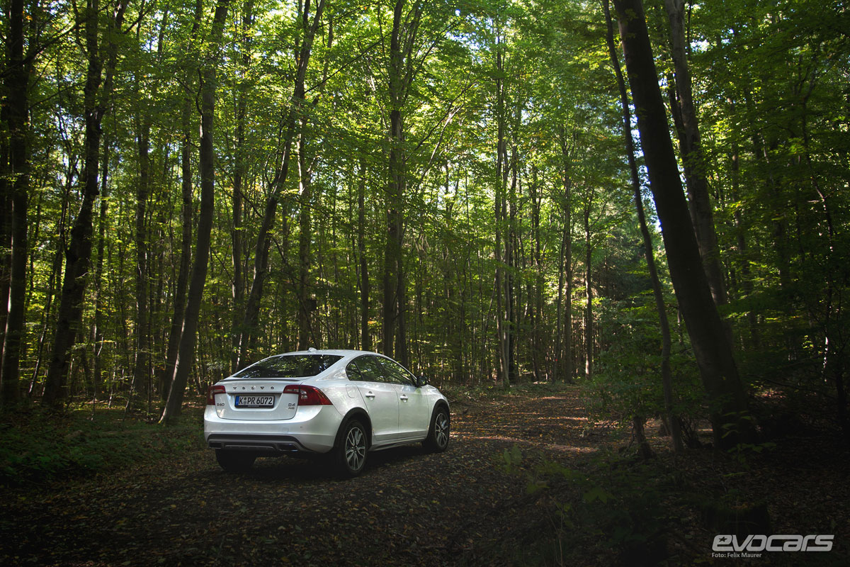 Volvo S60 Cross Country D4 AWD