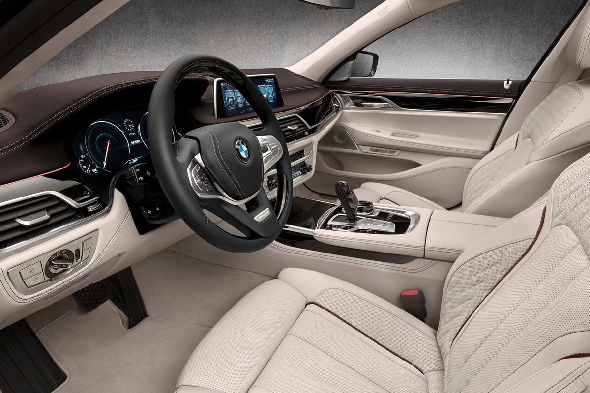 BMW M760Li xDrive 2016