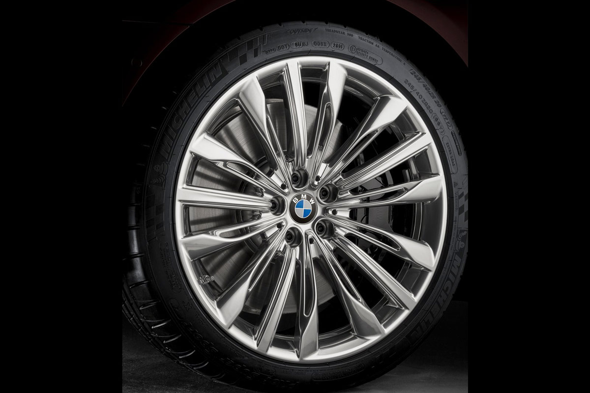 BMW M760Li xDrive 2016