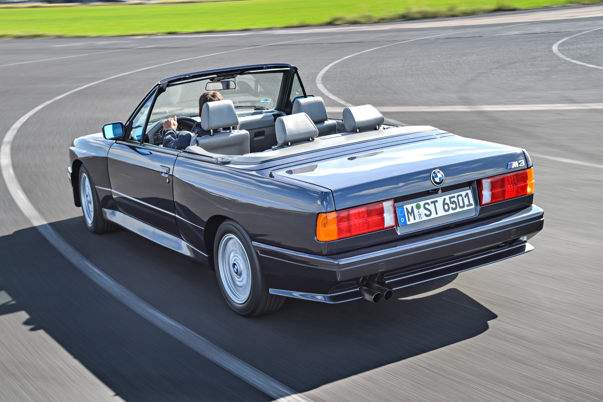 bmw-m3-e30-cabriolet-2