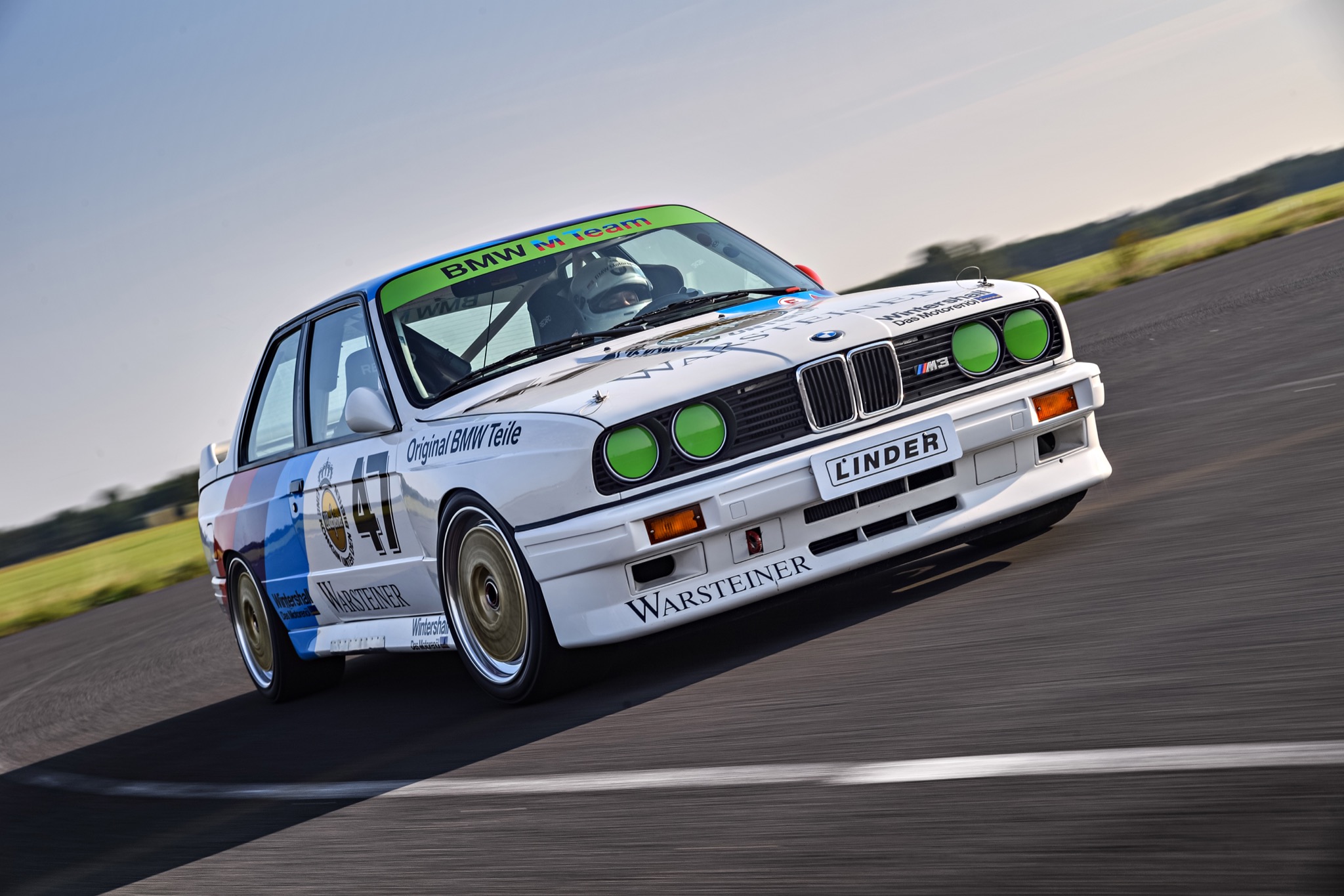 bmw-m3-e30-dtm-2