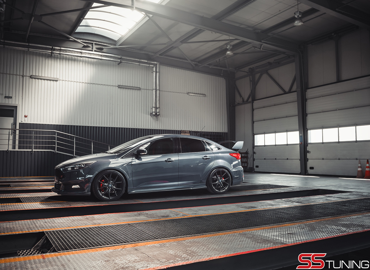 Ford Focus ST Limousine by SS Tuning